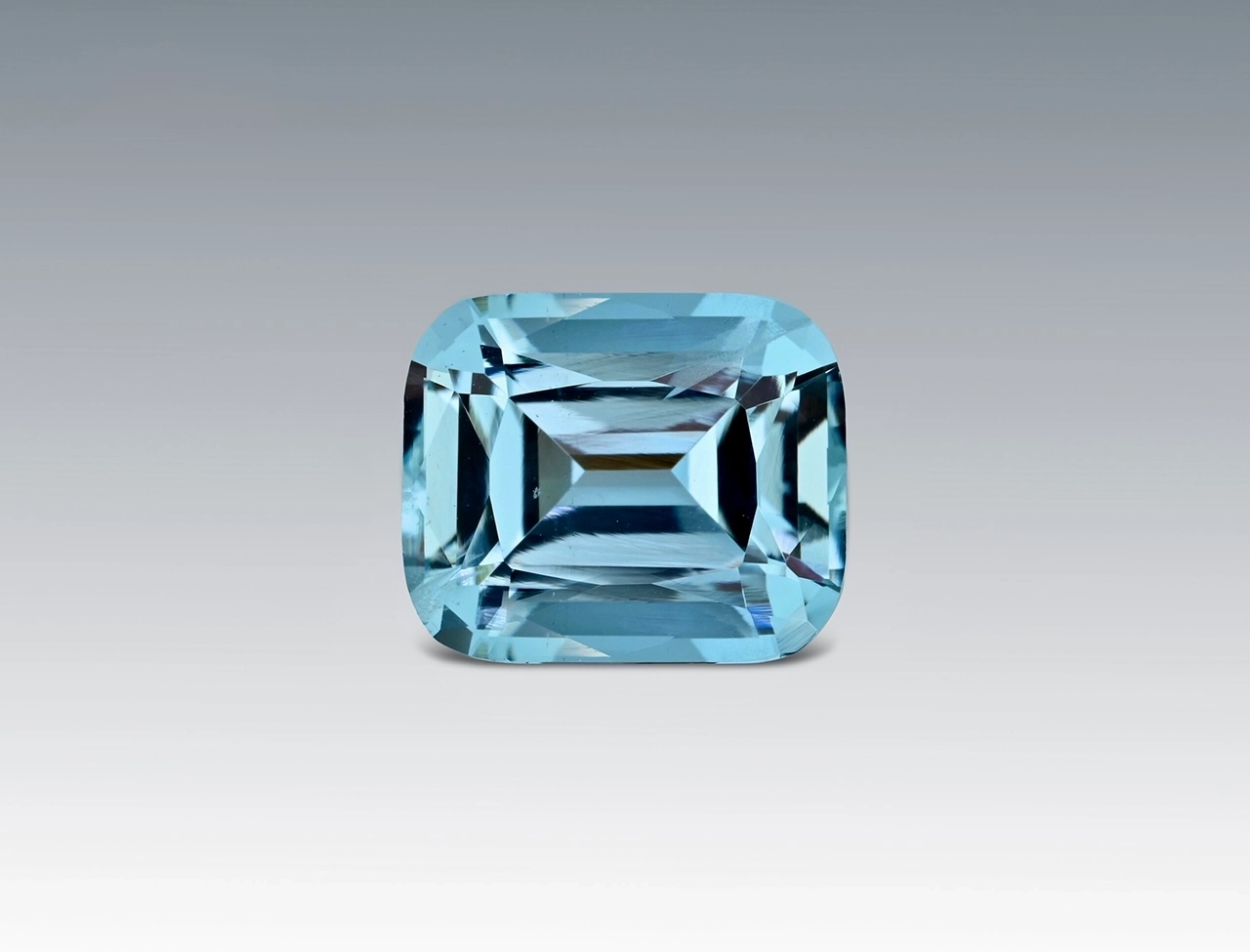 The Complete Guide to Aquamarine Gemstones