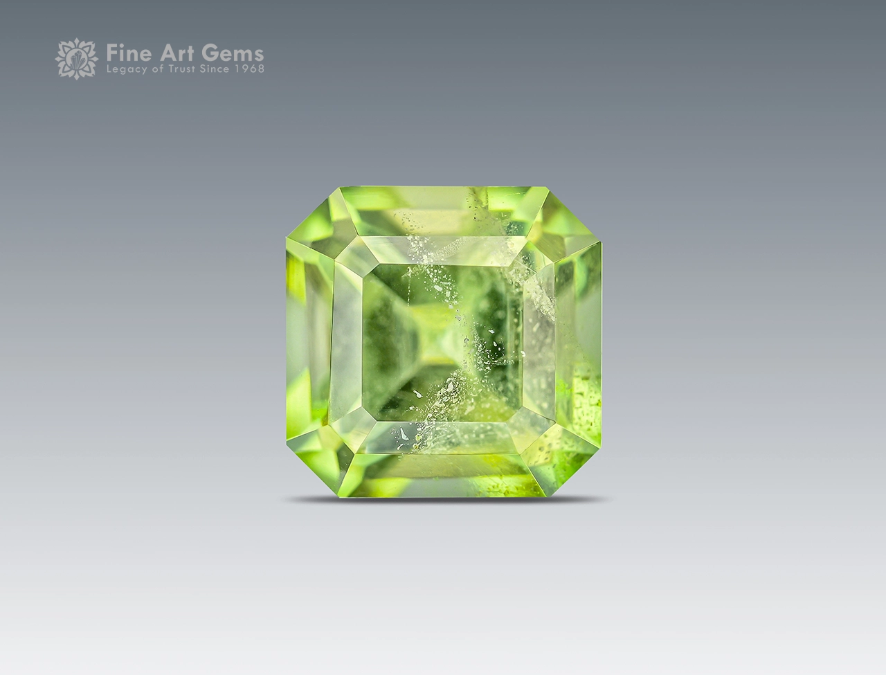 0.80 ct emerald cut apple green peridot from Pakistan (2) Emerald cut apple green peridot gemstone from Pakistan, 0.80 carat, untreated